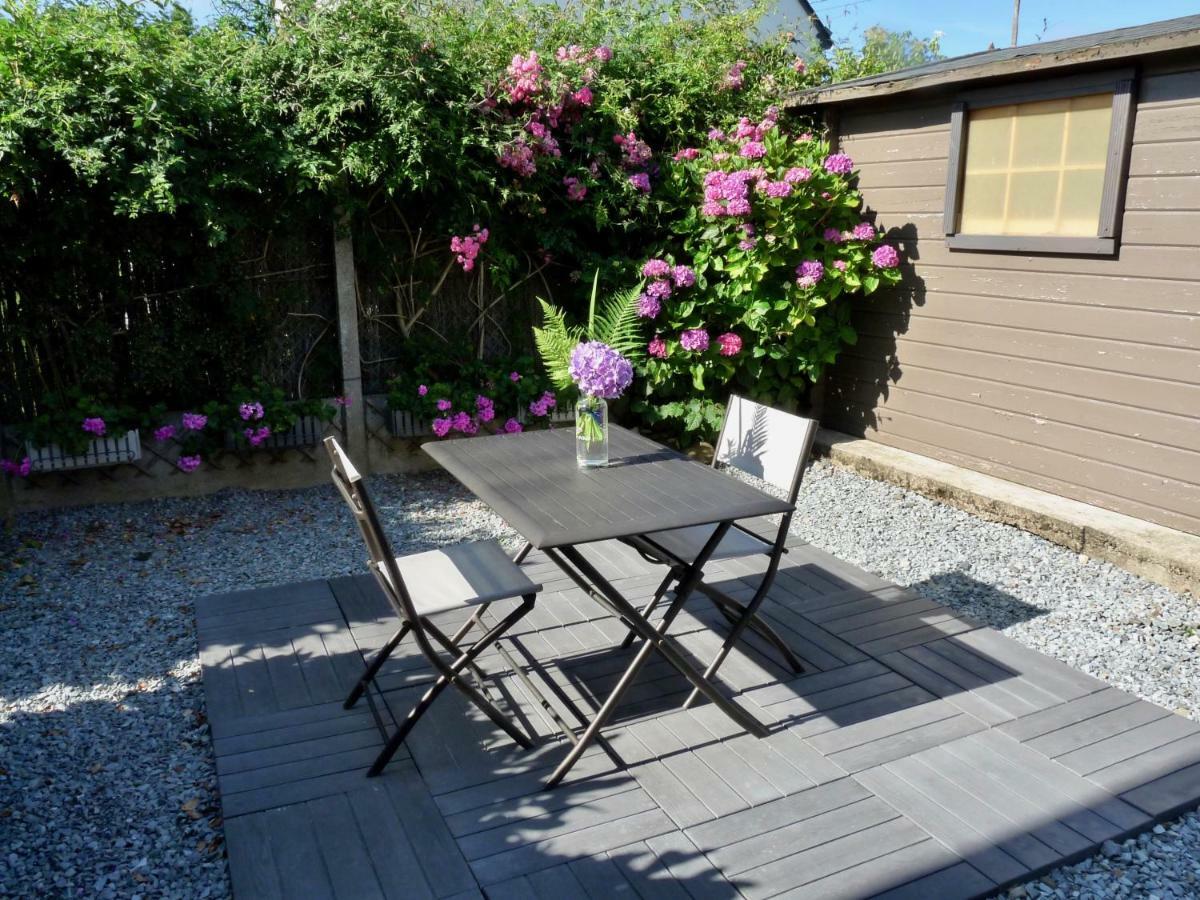 Suite A 800M De La Plage Saint-Lunaire Exterior foto